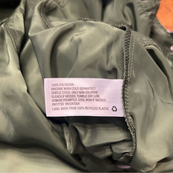 *NWT* Hunter for Target Olive Green Zip-Up Utility Romper, Size Small - Picture 12 of 12